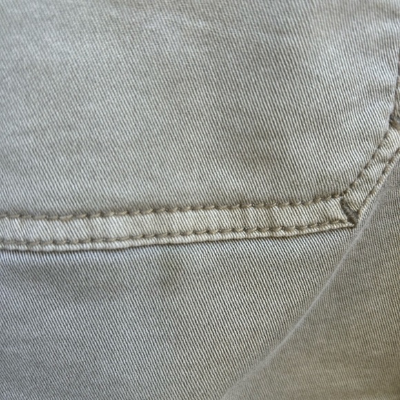 Free People Khaki Shorts, size 30 - Picture 6 of 7